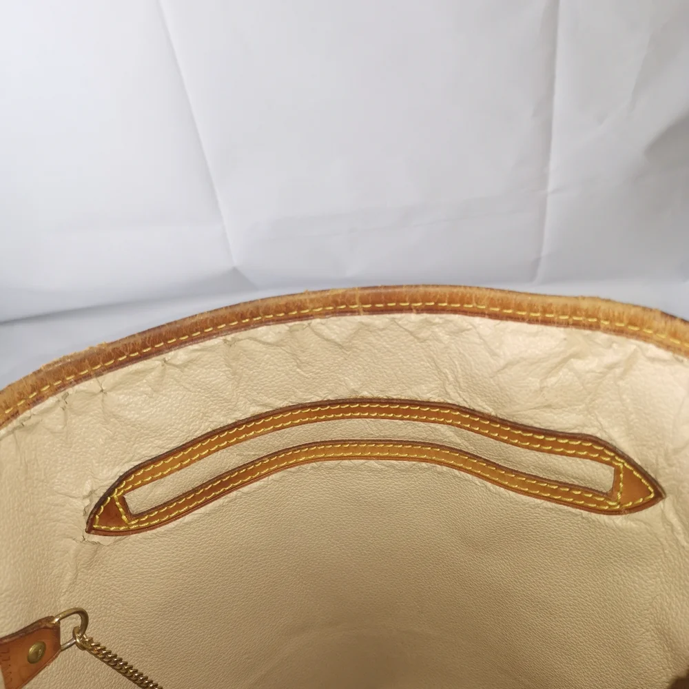Louis vuitton shoulder bag - Picture 8 of 9